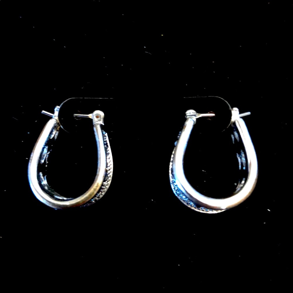 Decorative silver earrings